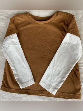 New toddler HonestBaby organic cotton layered long-sleeve t-shirts. Size 24 M.